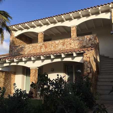 Residence Elegance Ville Ed Appartamenti A Porto Pino Dış mekan fotoğraf