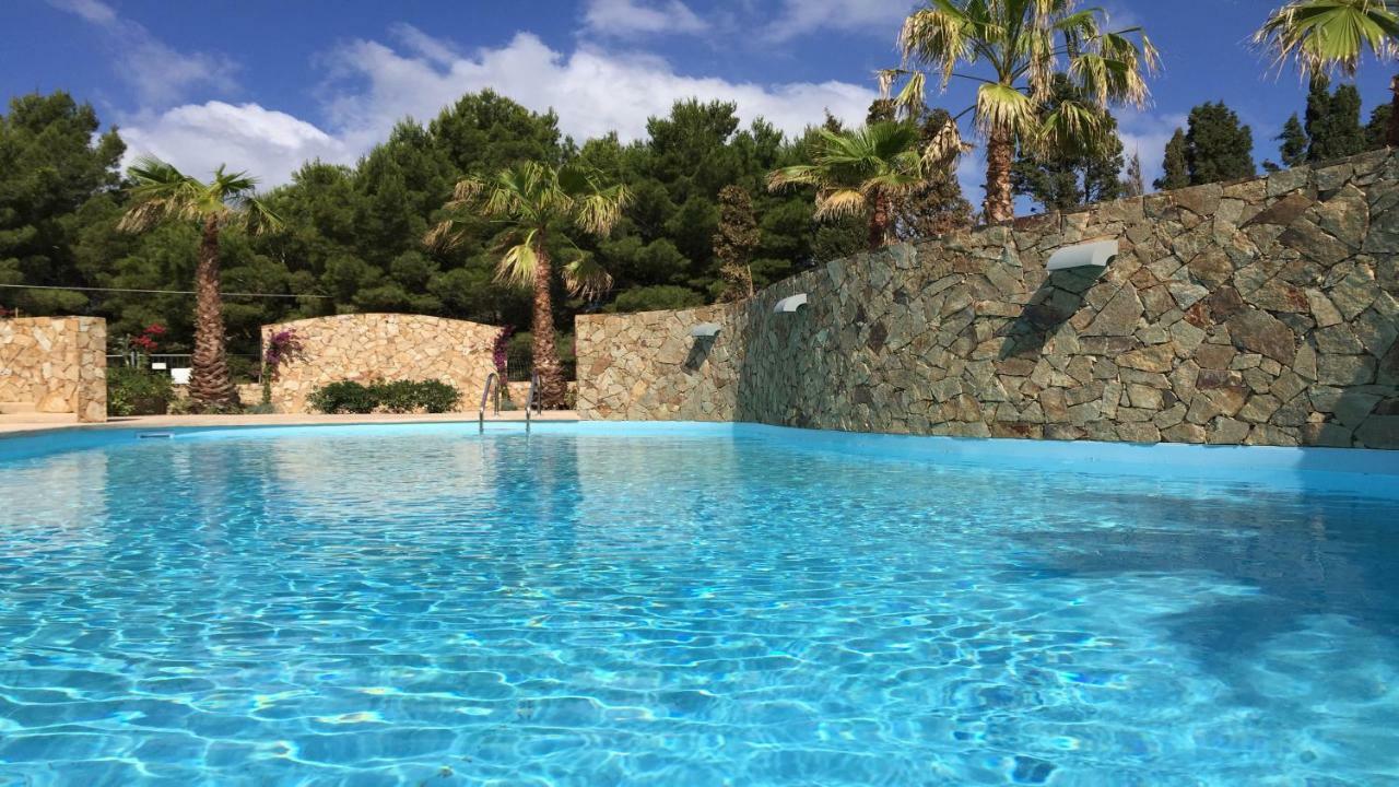Residence Elegance Ville Ed Appartamenti A Porto Pino Dış mekan fotoğraf