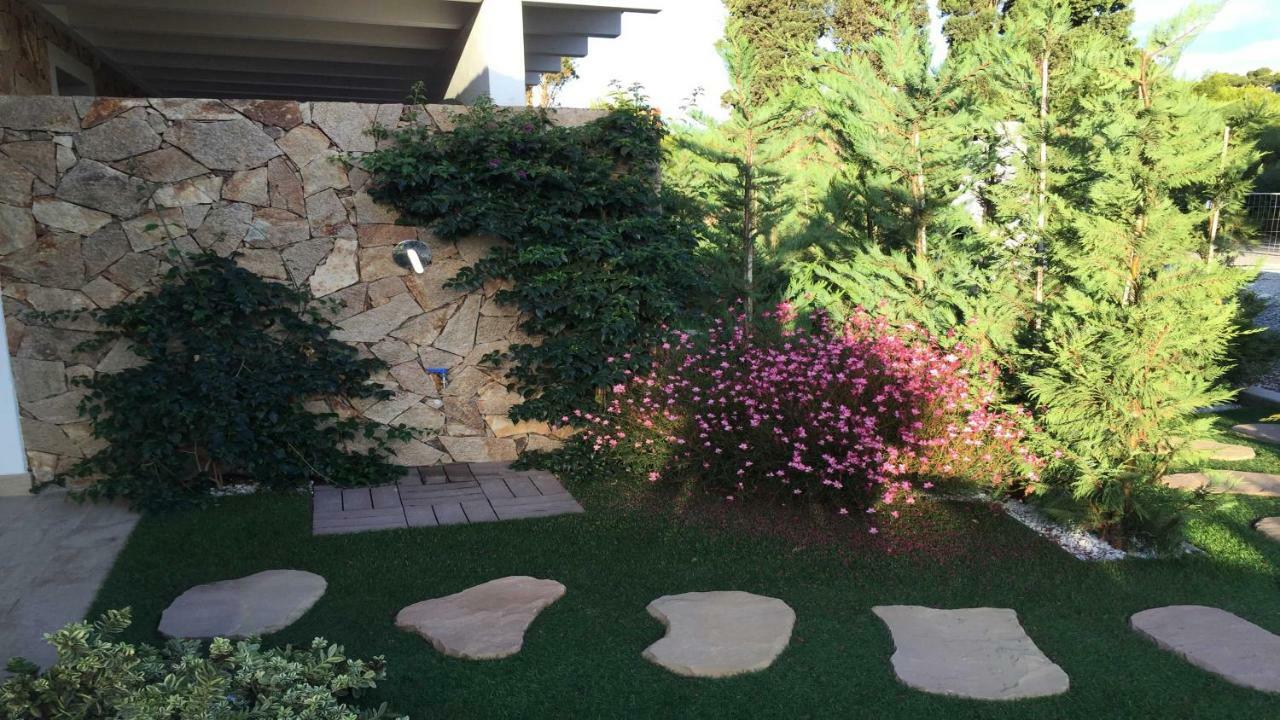 Residence Elegance Ville Ed Appartamenti A Porto Pino Dış mekan fotoğraf