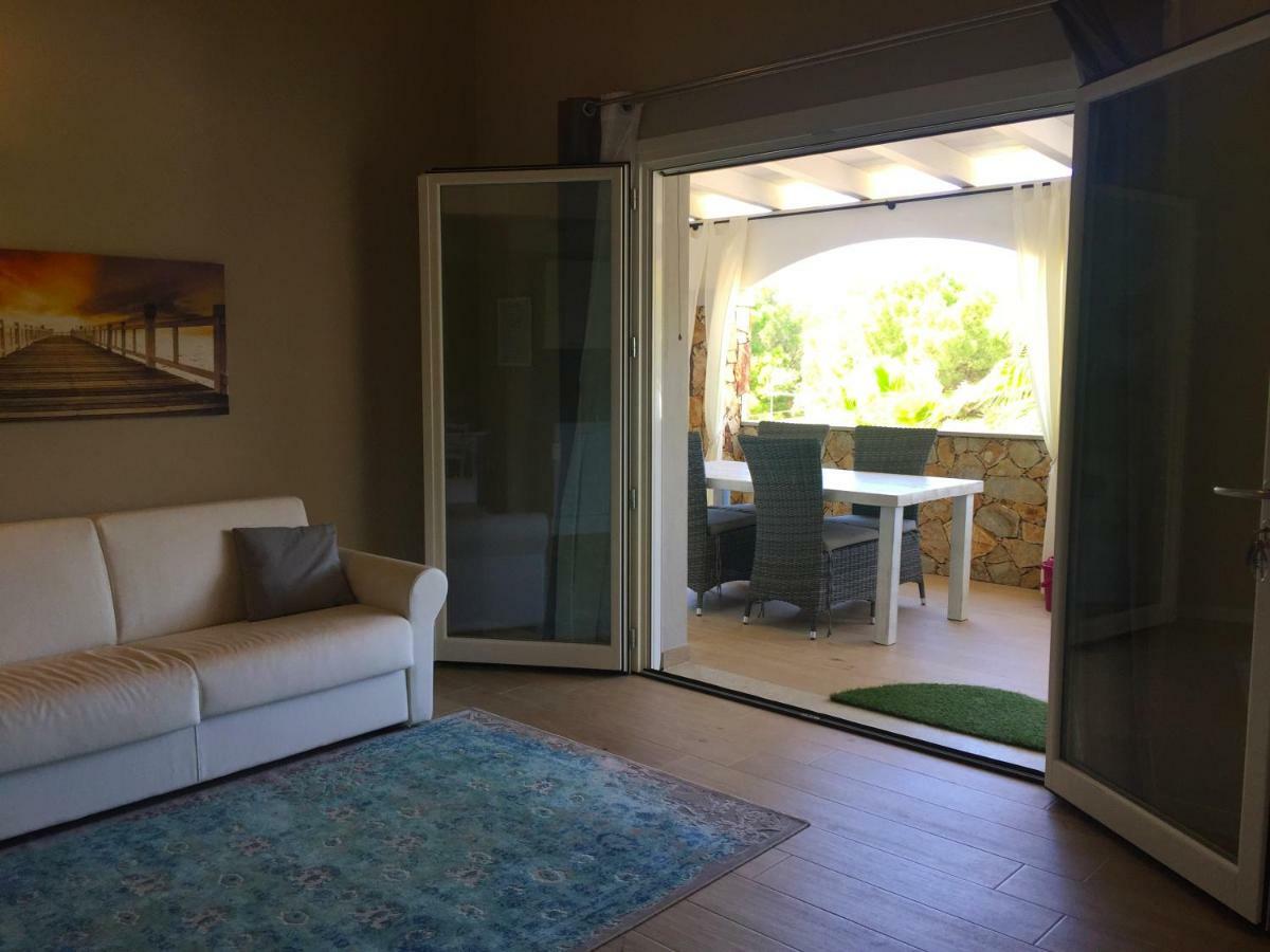 Residence Elegance Ville Ed Appartamenti A Porto Pino Dış mekan fotoğraf