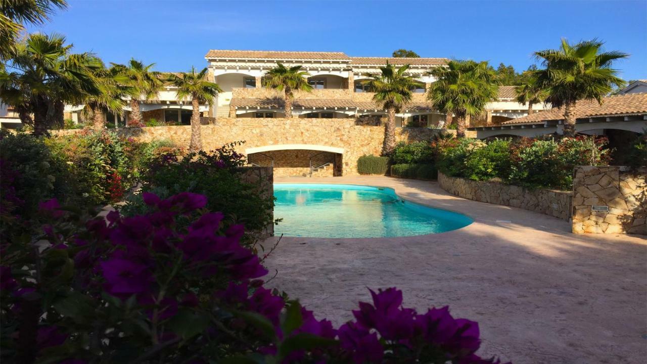 Residence Elegance Ville Ed Appartamenti A Porto Pino Dış mekan fotoğraf