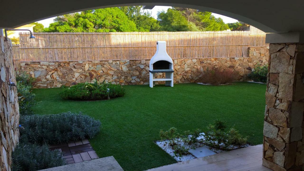 Residence Elegance Ville Ed Appartamenti A Porto Pino Dış mekan fotoğraf