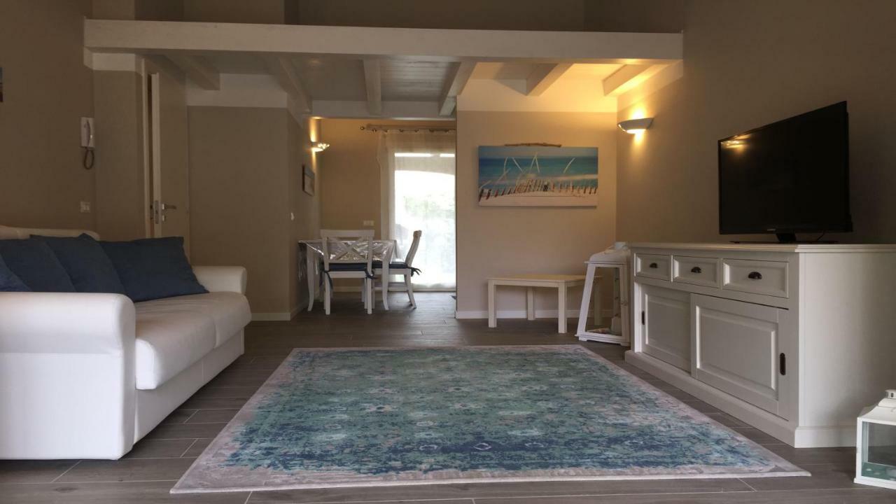 Residence Elegance Ville Ed Appartamenti A Porto Pino Dış mekan fotoğraf
