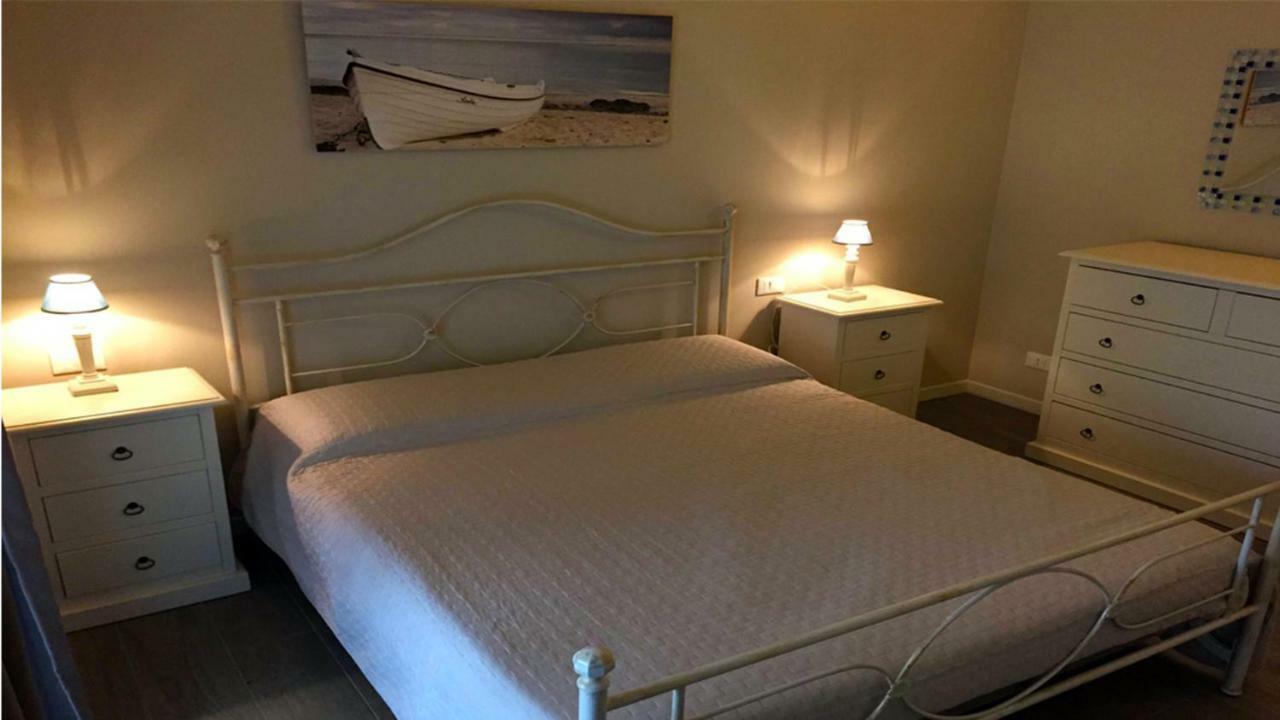 Residence Elegance Ville Ed Appartamenti A Porto Pino Dış mekan fotoğraf